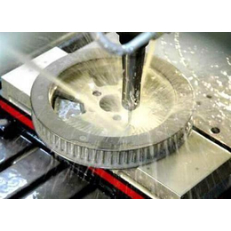 金屬切削加工服務(wù)中的關(guān)鍵角色 切削液、機床切削液與東迪潤滑油